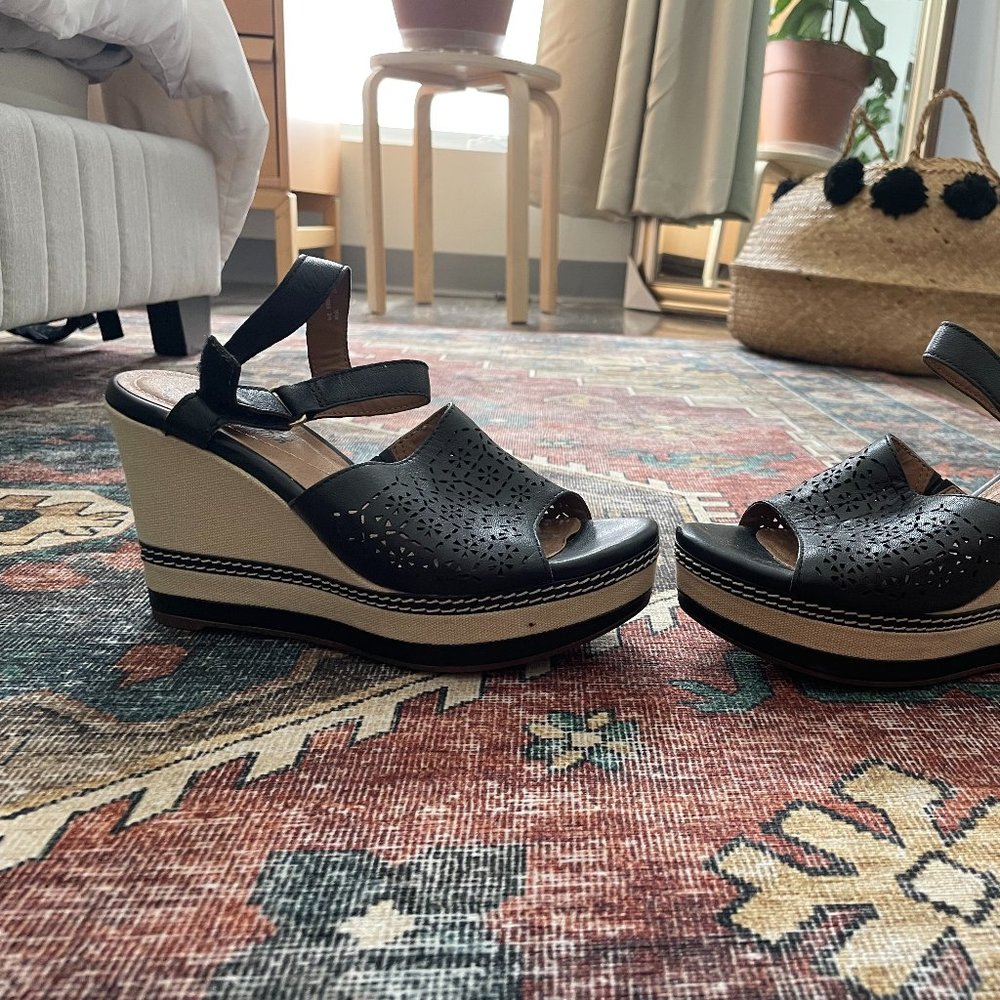 Wedge sandals